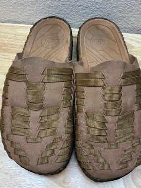 Malibu Men's Brown Woven Slip-On Loafers